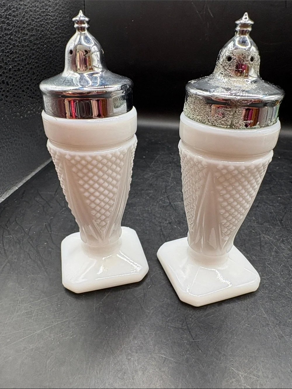 VINTAGE LE Smith Milk Glass Diamond Dart Pattern Salt and Pepper Shakers